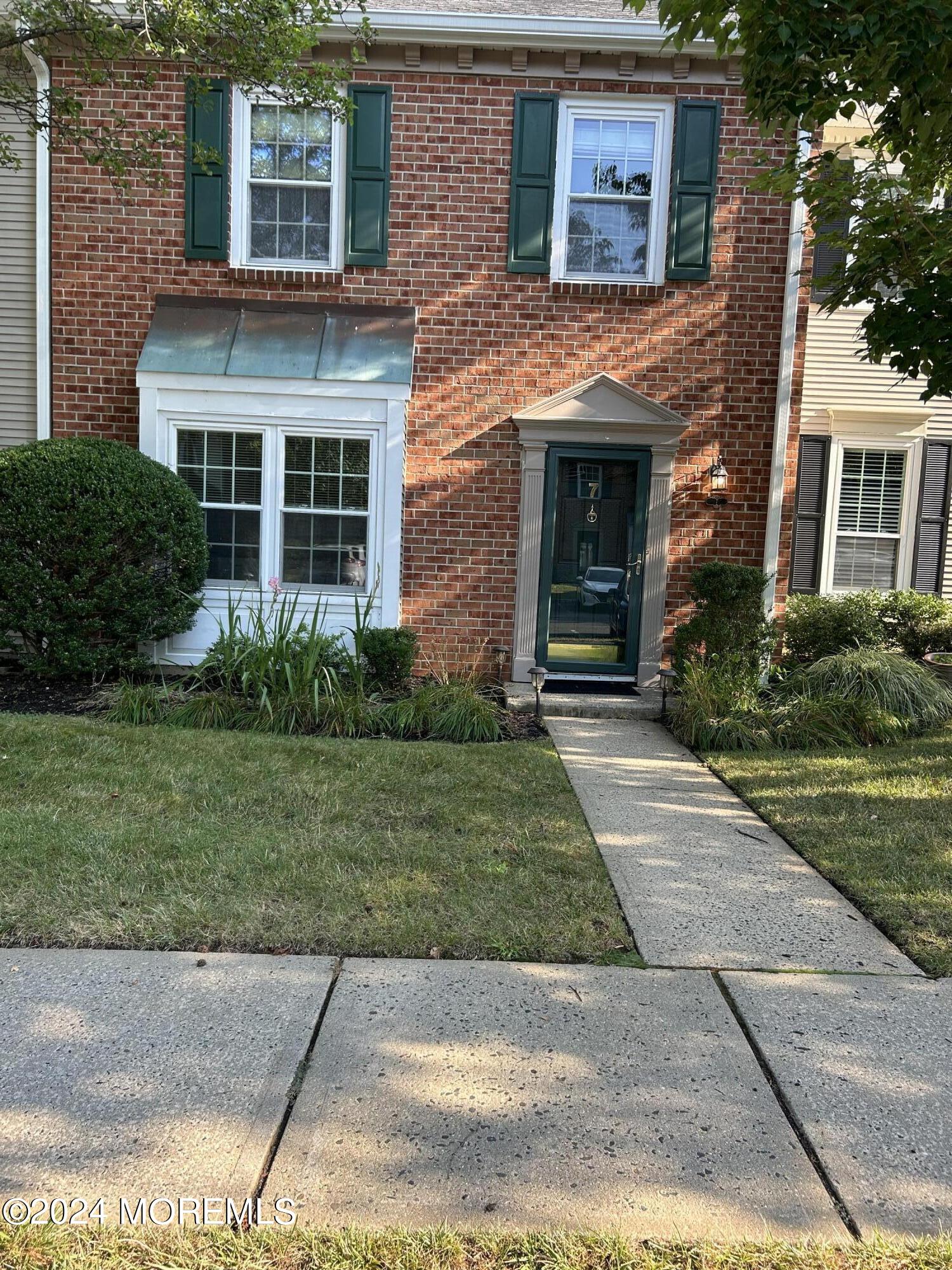 Beaumont Ct, Tinton Falls, NJ 07724