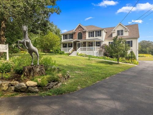 6 Wood St, Upton, MA, 01568-1301 | Card Image