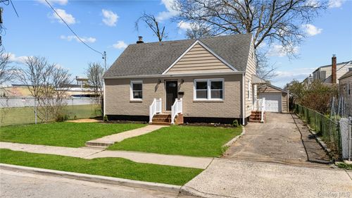 709 Nostrand Avenue, Hempstead, NY, 11553 | Card Image