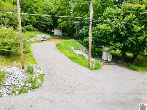 73 Lakeshore Rd, Eddyville, KY, 42038-7626 | Card Image