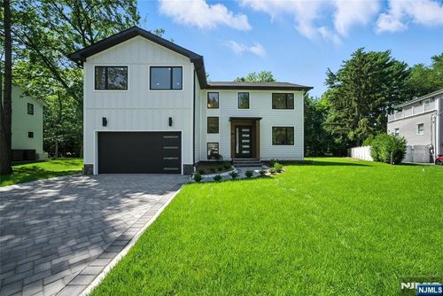 30 Benjamin Rd, Tenafly, NJ, 07670-2618 | Card Image