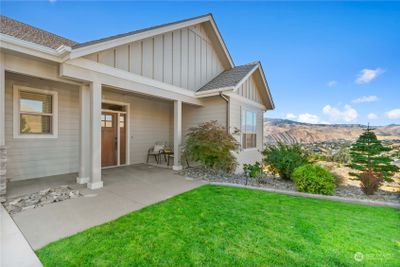 3852 Sky Crest Lane, House other with 3 bedrooms, 2 bathrooms and 3 parking in Wenatchee WA | Image 2