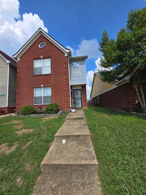7439 Perrin Ln, Horn Lake, MS, 38637-1347 | Card Image