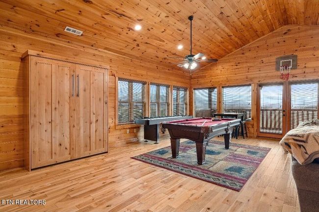 880 Great Smoky Way, House other with 4 bedrooms, 4 bathrooms and null parking in Gatlinburg TN | Image 27
