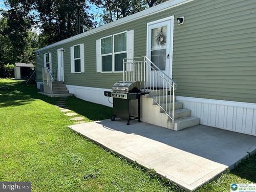 trlr-17-8220 Airport Rd, NORTHAMPTON, PA, 18067-9734 | Card Image