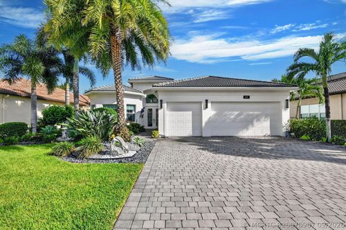 8843 Golden Mountain Cir, Boynton Beach, FL, 33473-3309 | Card Image