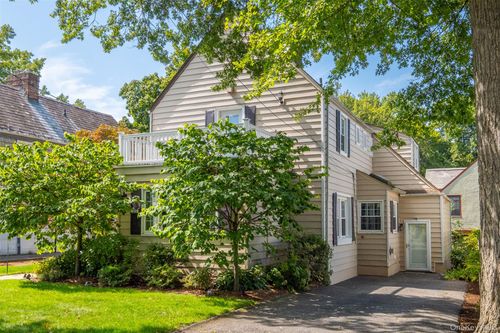 839 James St, Pelham, NY, 10803-2623 | Card Image