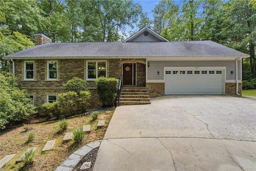 5855 Wills Lake Rd, Cumming, GA, 30040-6243 | Card Image