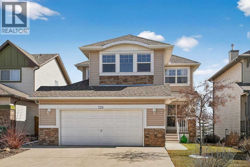 228 Westmount Cres, Okotoks, AB, T1S2J2 | Card Image
