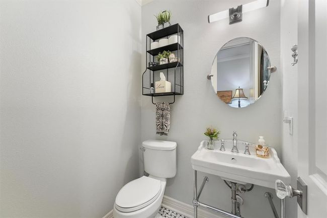 Hall half Bath | Image 26