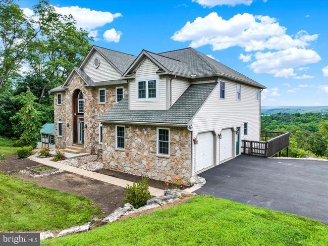 465 Rebers Bridge Rd, House other with 4 bedrooms, 4 bathrooms and null parking in SINKING SPRING PA | Image 4