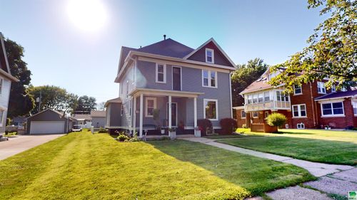107 S Lena St, Holstein, IA, 51025-5035 | Card Image