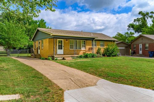 320 Martha Ave, Mulvane, KS, 67110-1441 | Card Image