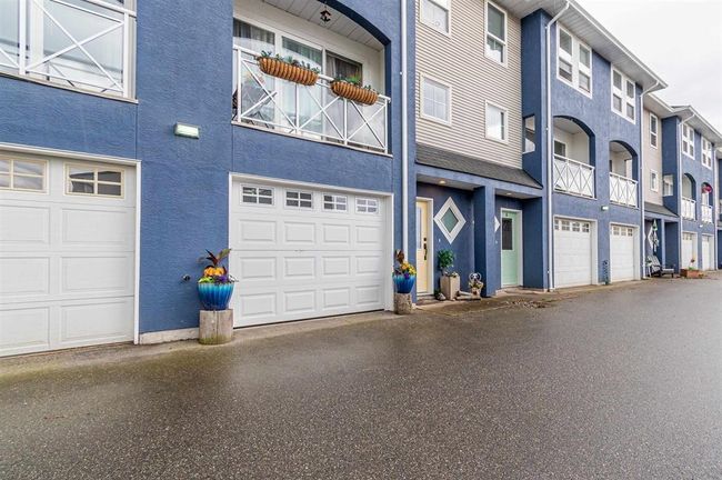 7 - 5926 Vedder Road, Townhouse with 3 bedrooms, 2 bathrooms and 2 parking in Chilliwack BC | Image 1