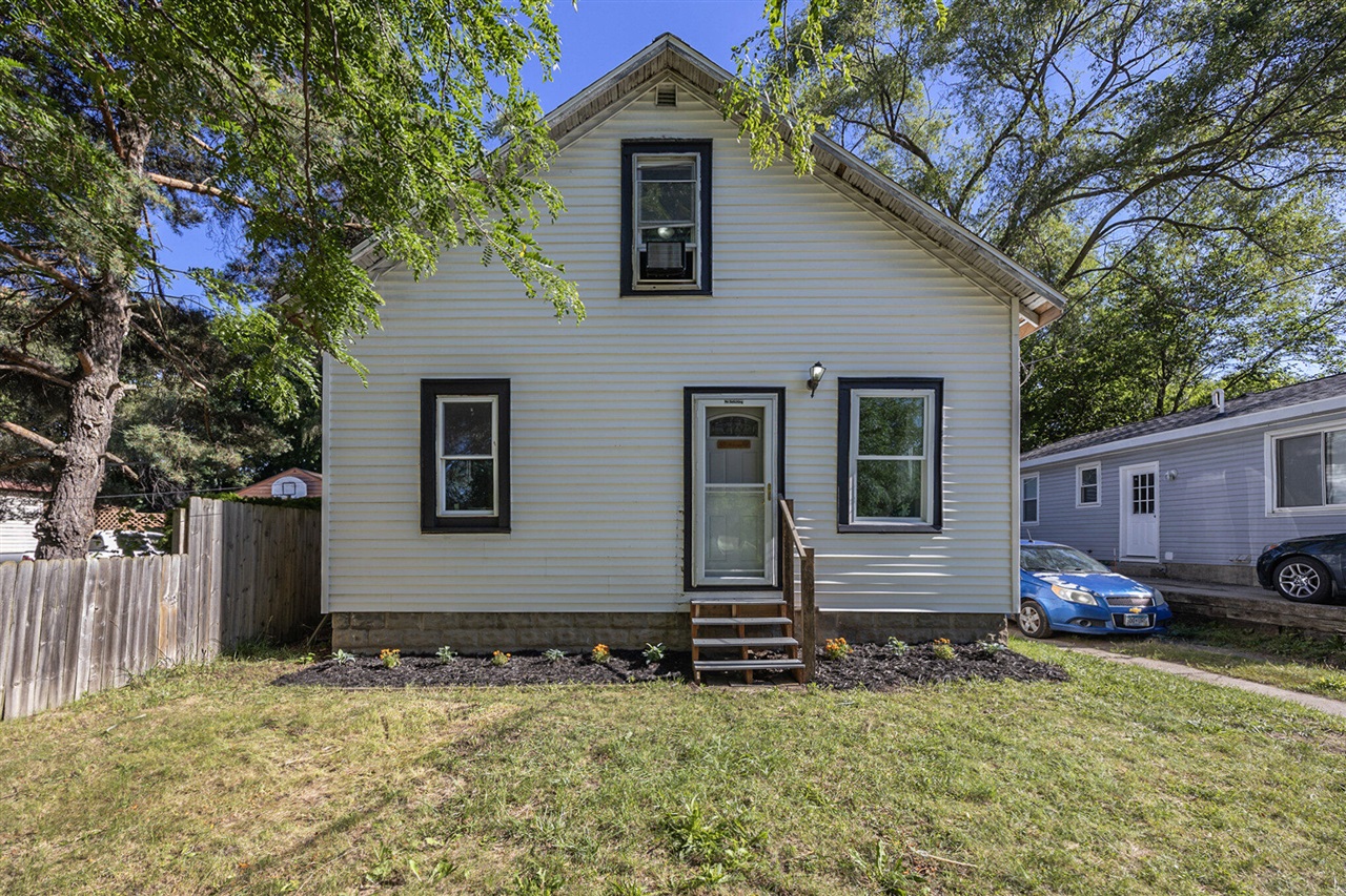 Abbie St, Grand Rapids, MI 49548