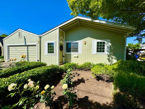 159 S Seymour St, Napa, CA, 94559-4418 | Card Image