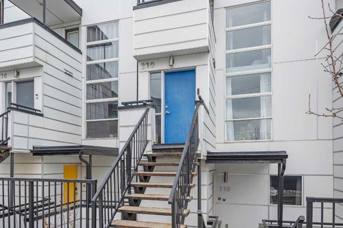 210 - 1800 26 Avenue Sw, Home with 1 bedrooms, 2 bathrooms and 1 parking in Calgary AB | Card Image
