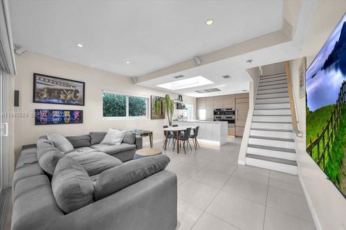 apt-113-208 Jefferson Ave, Miami Beach, FL, 33139-7023 | Card Image