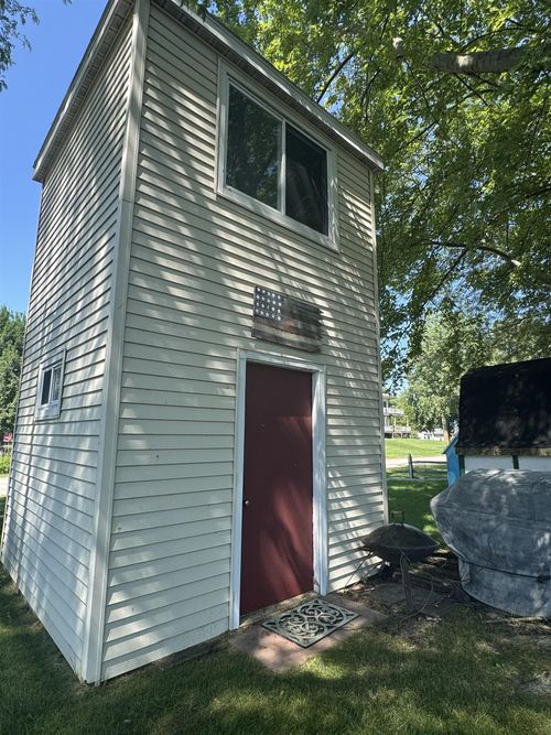 4952 Oak St, Bay City, MI, 48706 | Card Image