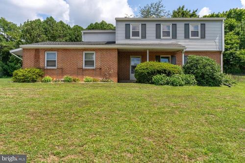 401 Colonial Club Dr, HARRISBURG, PA, 17112-2112 | Card Image