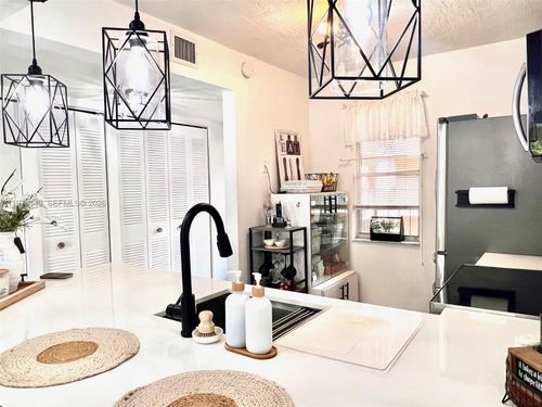 apt-211-2811 Somerset Dr, Lauderdale Lakes, FL, 33311-9382 | Card Image