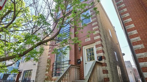 1-1635 W Beach Ave, CHICAGO, IL, 60622-2232 | Card Image