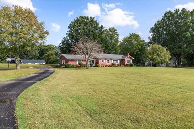 8695 Lasater Road, House other with 3 bedrooms, 3 bathrooms and null parking in Clemmons NC | Image 2