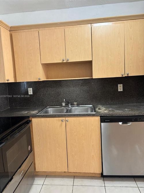 apt-120-940 Ne 170th St, North Miami Beach, FL, 33162-2547 | Card Image