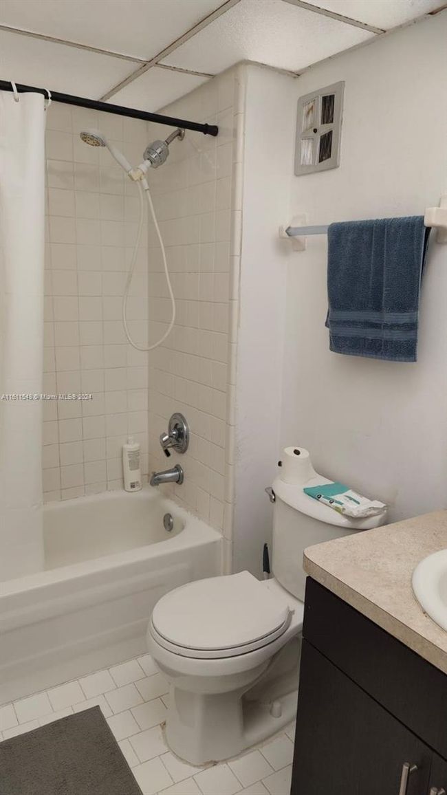 APT-210 - 7925 Colony Cir S, Condo with 2 bedrooms, 2 bathrooms and null parking in Tamarac FL | Image 7