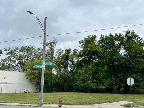 12947 E Mcnichols Rd, Detroit, MI, 48205-3361 | Card Image