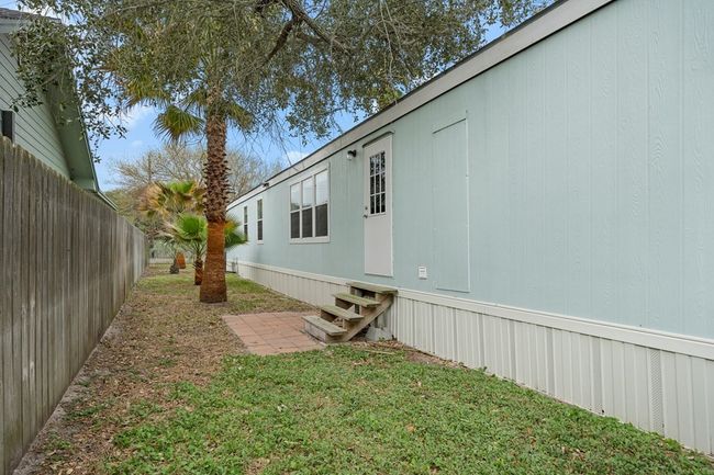 1610 Hardee St, House other with 3 bedrooms, 2 bathrooms and null parking in Rockport TX | Image 27