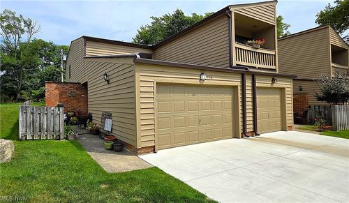 138 Kimrose Ln, Broadview Heights, OH, 44147-1258 | Card Image
