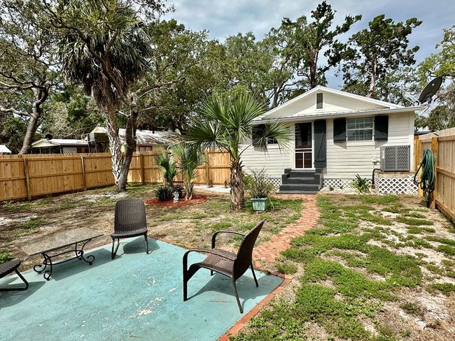 12409 Live Oak St, House other with 2 bedrooms, 1 bathrooms and 1 parking in CEDAR KEY FL | Image 48