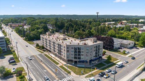 210-160 Wellington St E, Aurora, ON, L4G1J3 | Card Image