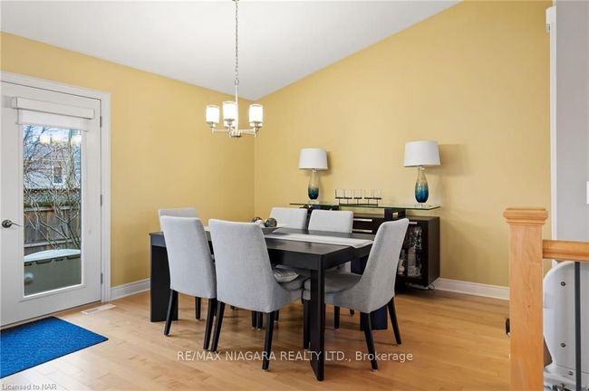 8 Woodbine Ave, House other with 3 bedrooms, 2 bathrooms and 2 parking in Saint Catharines ON | Image 11