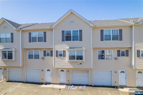 28 Church St, Lodi, NJ, 07644-2437 | Card Image