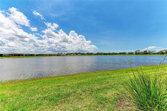 14672 Misty Pond Loop, House other with 2 bedrooms, 2 bathrooms and null parking in NOKOMIS FL | Image 17
