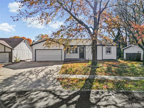 3300 Tom Sawyer Dr, Florissant, MO, 63033-6257 | Card Image