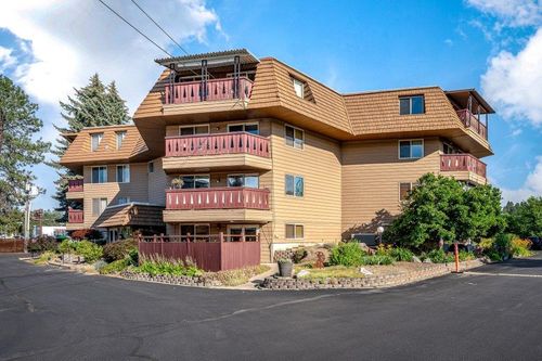 9020 N Country Homes Blvd, Spokane, WA, 99218-2032 | Card Image