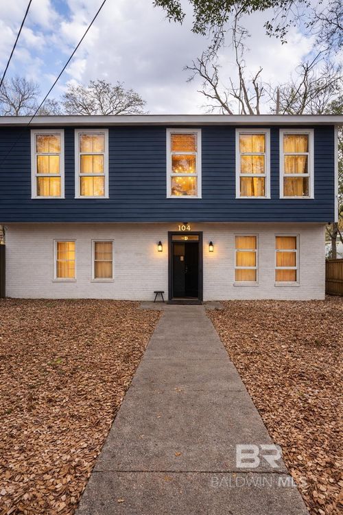 104 N Ann Street, Mobile, AL, 36604-2225 | Card Image
