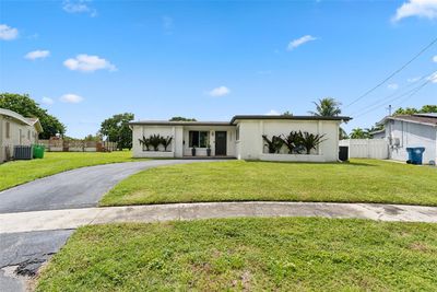 2461 Nw 87th Ave, House other with 2 bedrooms, 2 bathrooms and null parking in Sunrise FL | Image 3