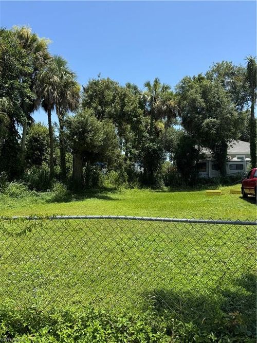 547 San Bernardino St, NORTH FORT MYERS, FL, 33903 | Card Image
