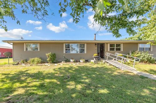 2437 N 1700 East Rd, Findlay, IL, 62534-4116 | Card Image