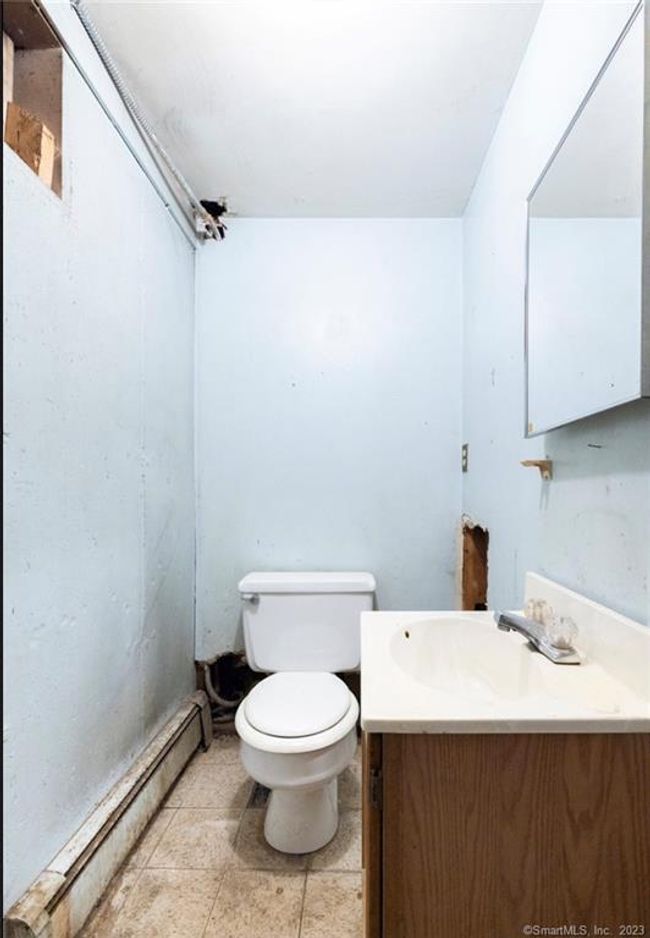 1042 N Main Street Ext, House other with 3 bedrooms, 2 bathrooms and null parking in Wallingford CT | Image 18