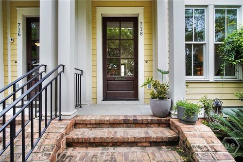 718 Tattnall St, Savannah, GA, 31401-5542 | Card Image