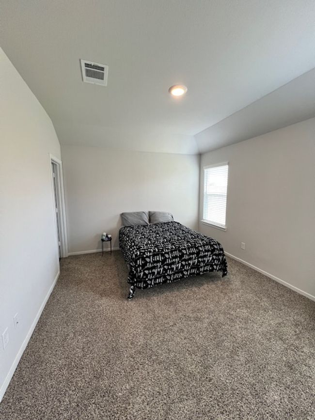 422 Pickel Dr, House other with 3 bedrooms, 2 bathrooms and 2 parking in Rockdale TX | Image 9