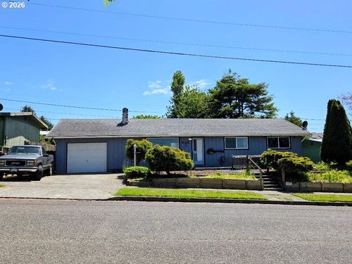 1035 Pacific Ave, Coos Bay, OR, 97420-2823 | Card Image