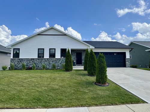 727 Drumlin Drive, Kewaskum, WI, 53040 | Card Image