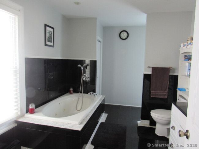 76 Porter St, House other with 2 bedrooms, 2 bathrooms and 3 parking in Bridgeport CT | Image 35
