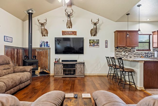 221 Coyote Trl, Home with 2 bedrooms, 2 bathrooms and 2 parking in Harper TX | Image 4